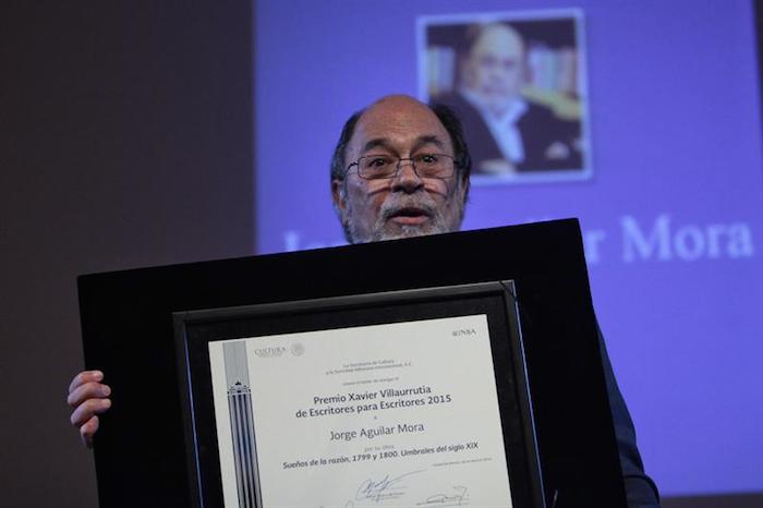 El Escritor Mexicano Jorge Aguilar Mora Fue Registrado Este Martes Al Mostrar El Premio Xavier Villaurrutia De Escritores Para Escritores Por Su Libro sueños De La Razón Umbrales Del Siglo Xix Y En Ciudad De México méxico Foto Efe