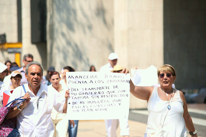 Los Manifestantes Reclamaron Al Gobierno De Miguel Ángel Mancera Espinosa Las Medias arbitrarias Del Hoy No Circula Foto Francisco Cañedo Sinembargo