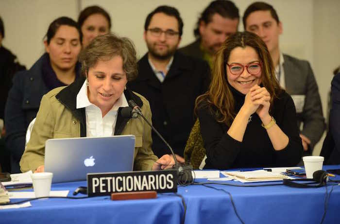 Carmen Aristegui asistió hoy a la CIDH, Washington, para pedir que sea atendido su caso. Foto: CIDH