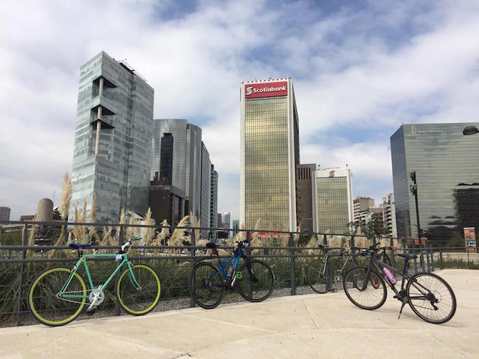 El gobierno favorece zonas turísticas y olvida fronteras entre el Edomex y la CDMX para desarrollar ciclovías. Foto: Especial/SinEmbargoMx. 