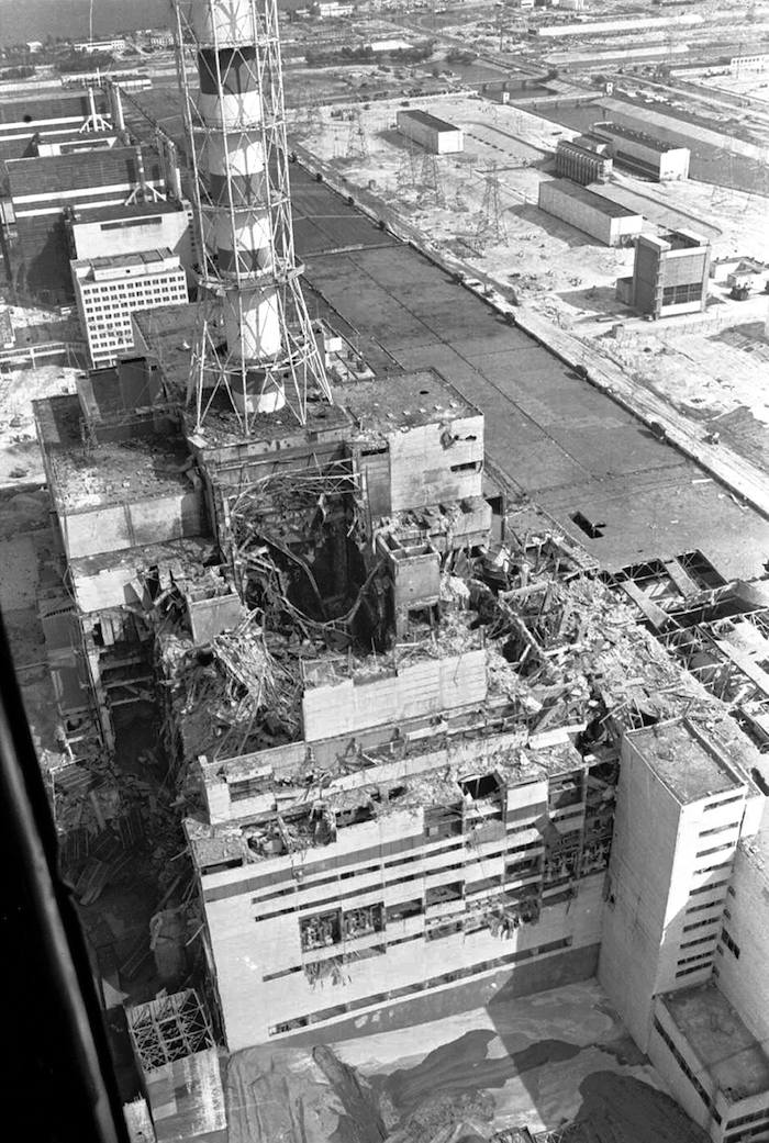 Vista aérea del daño causado por la explosión de la unidad número 4 del reactor nuclear de Chernobyl, Ucrania. Foto: AP/Volodymyr Repik