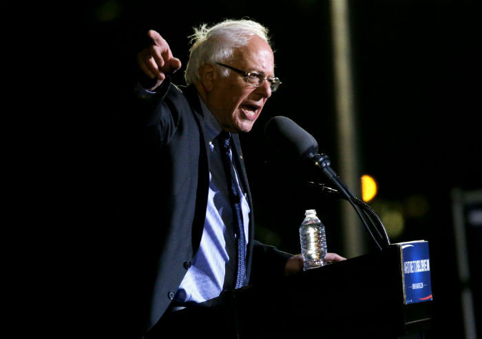 Bernie Sanders Busca Quitarle a Su Oponente Hillary Clinton El Voto Latino Y Afroamericano Foto Efe