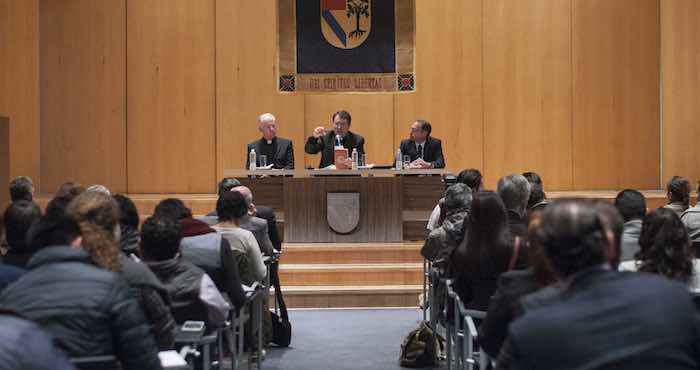 En La Imagen El Monseñor Christophe Pierre Nuncio Apostólico En México Durante Una Conferencia Foto Cuartoscuro