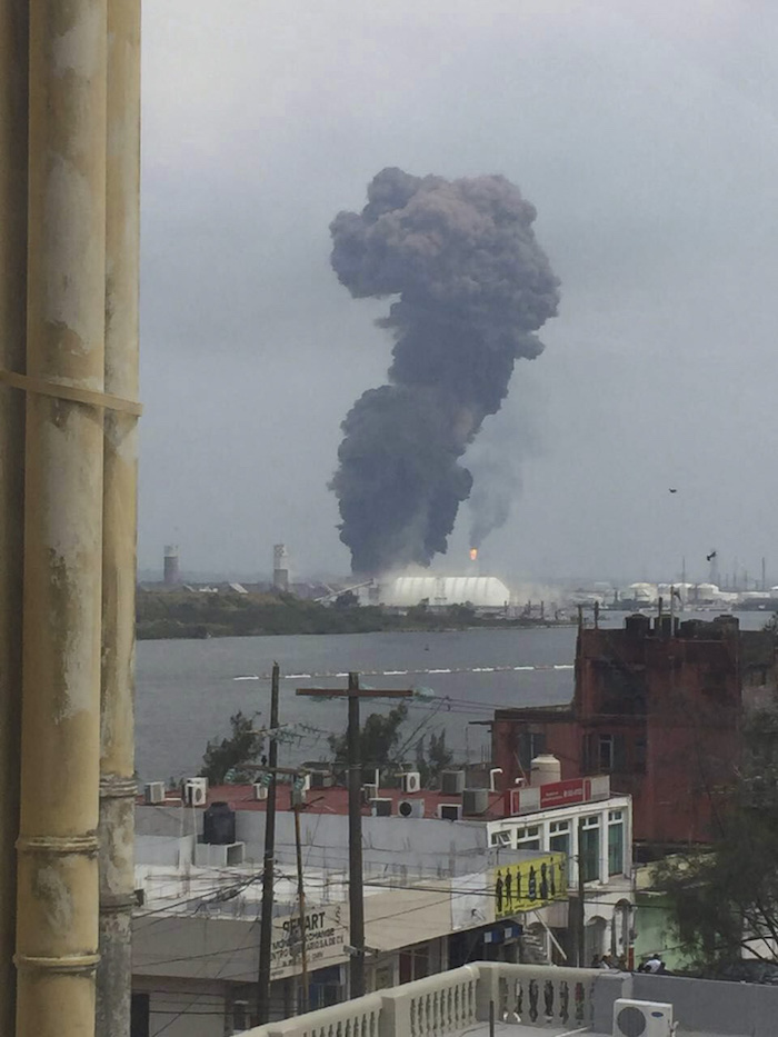 La planta Clorados 3 de la empresa petroquímica Mexicana de Vinilo (PMV) sufrió una explosión en sus instalaciones. Foto: Cuartoscuro