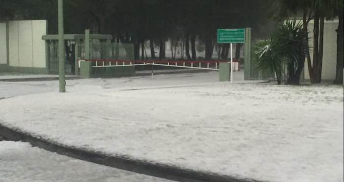 Una Calle En La Ciudad De México Fue Cubierta Por El Granizo Las Autoridades Piden a La Población Tomar Precauciones Necesarias Foto soytato