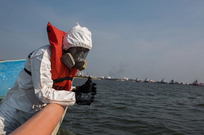 Las autoridades deben fortalecer la regulación del uso de sustancias químicas peligrosas en el país. Foto: Greenpeace.