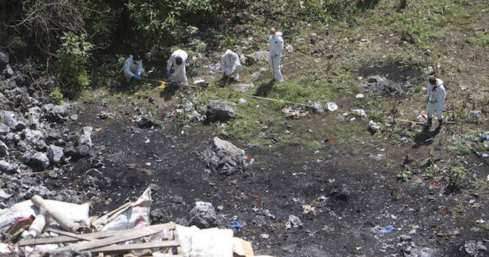 Elementos Del Ministerio Público Federal Realizan Trabajos De Investigación De En El Basurero De Cocula Donde Presuntamente Fueron Incinerados Los Cuerpos De Los Normalistas Foto Cuartoscuro