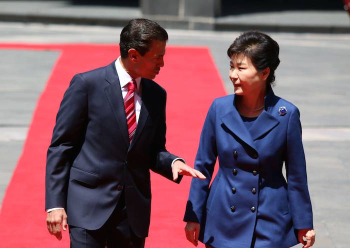 Enrique Peña Nieto Presidente De México Dio La Bienvenida Oficial En Palacio Nacional a Park Geun hye Presidenta De La República De Corea Foto Cuartoscuro