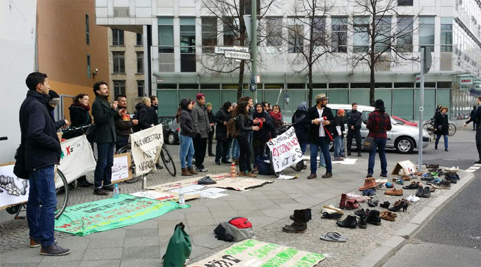 Activistas En Alemania Fototwitter gloriaserranos