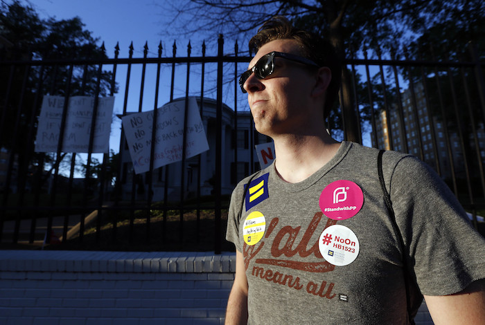 William Hargrove Frente a La Mansión Del Gobernador En Jackson Mississippi Durante Una Manifestación Foto Ap