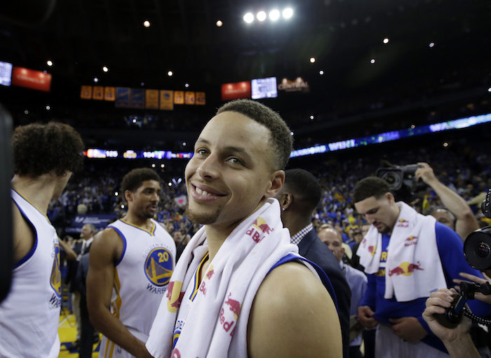 El Jugador De Los Warriors De Golden State Stephen Curry Sonría Tras Ganar a Los Grizzlies De Memphis Durante Su Juego De Nba Foto Ap