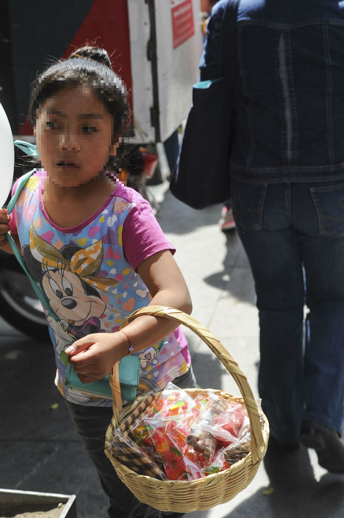 "Niñas y niños quienes para sobrevivir en muchas ocasiones tienen que trabajar a edades tempranas", criticó Redim. Foto. Cuartoscuro 