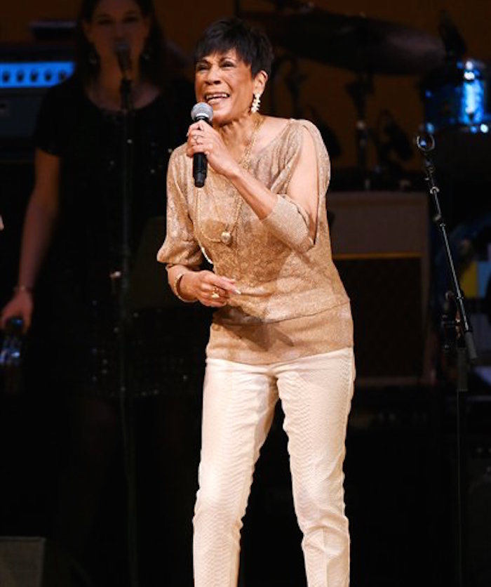 La Cantante Bettye Lavette Actua Durante El Concierto Homenaje La Música De David Bowie Efectuado En El Carnegie Hall En Nueva York Foto Ap