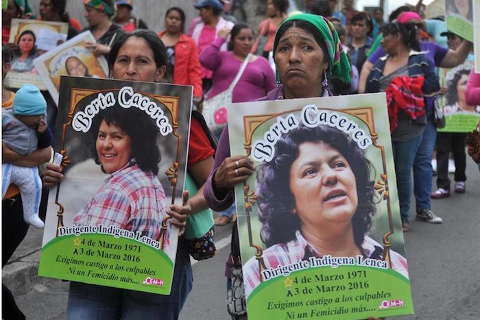 Grupos Feministas Y Amigos De La Líder Indígena Hondureña Berta Cáceres Se Manifiestaron En Tegucigalpa Foto Efe