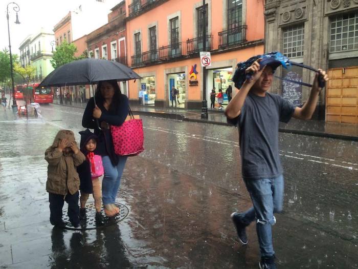 Lluvias Y Granizo Se Registraron Esta Tarde En La Cdmx Foto Valentina López Sinembargo