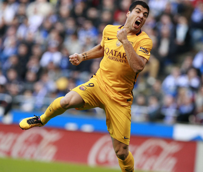 El Delantero Uruguayo Del Fc Barcelona Luis Suárez Celebra Su Gol El Primero Del Equipo Frente Al Deportivo De La Coruña Durante El Partido De La Trigésimo Cuarta Jornada De Liga En Primera División Foto Efe