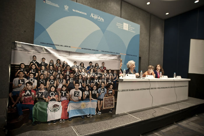 Las Abuelas De Plaza De Mayo En La Fil Guadalajara Foto Fil Guadalajara