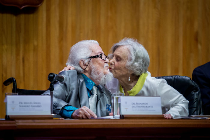 Elena Poniatowska Y Fernando Del Paso En La Fil Guadalajara Foto Fil Guadalajara