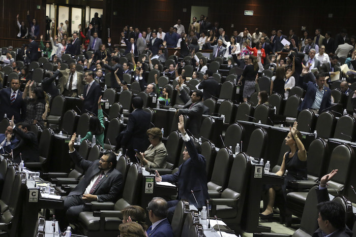 Ciudad De MÉxico abril Votacion Durante La Sesión Ordinaria En La Cámara De Diputados Foto SaÚl LÓpez cuartoscurocom