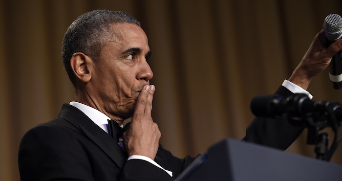 El Presidente De Estados Unidos Barack Obama Concluye Su Intervención Durante La Cena Anual De Corresponsales De La Casa Blanca En El Washington Hilton En Washington Foto Ap