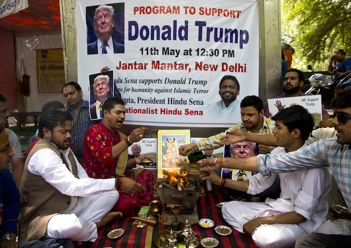 Activistas De La India Efectúan Rituales Para Favorecer La Victoria De Donald Trump En Las Elecciones Primarias Republicanas Estadounidenses Foto Ap