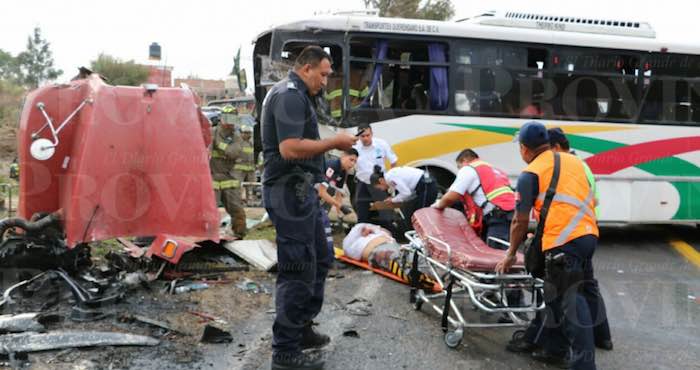 Tras El Impacto Al Menos Personas Resultaron Heridas Cinco De éstas De Gravedad Foto Provincia