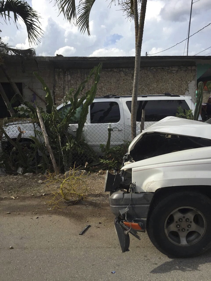 Camioneta En La Que Viajaban Ambos Políticos Y La Cual Se Impactó Contra Una Vivienda Foto Cuartoscuro