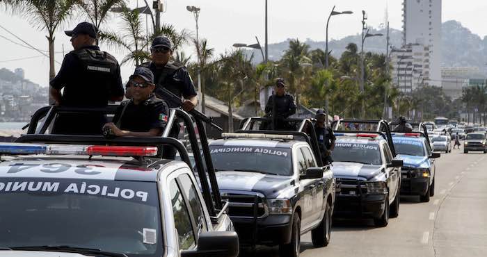 En La Imagen Elementos De Las Fuerzas De Seguridad Local Patrullan La Zona Costera De Acapulco Foto Cuartoscuro