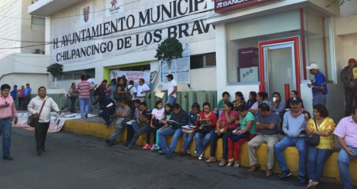 Más De Maestros Desalojaron a Trabajadores Del Edificio Y Cerraron Todos Los Accesos Foto Jesús Guerrero