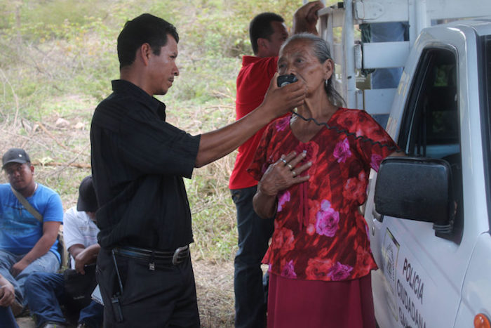 Los familiares de las víctimas denunciaron los homicidios el sábado pasado en una reunión en Chicahuales, municipio de Leonardo Bravo, en donde más de 50 comunidades aprobaron su adhesión a la UPOEG. Foto: El Sur