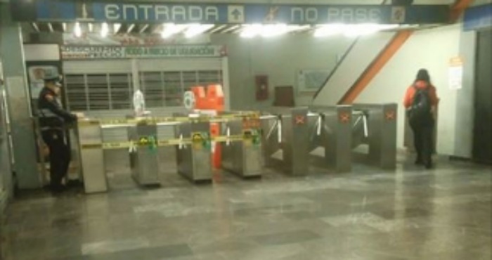 Estación Del Metro Nativitas Línea Foto Facebook Operaciones Especiales México