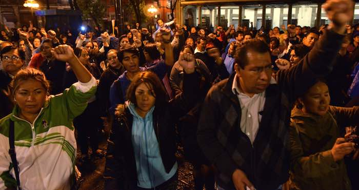 Maestros De La Cnte Sección Y Marcharon Del Monumento a La Revolución a La Plaza De Santo Domingo Para Continuar Con Las Acciones De Lucha En Contra De La Llamada Reforma Educativa Y La Evaluación Docente Foto Cuartoscuro