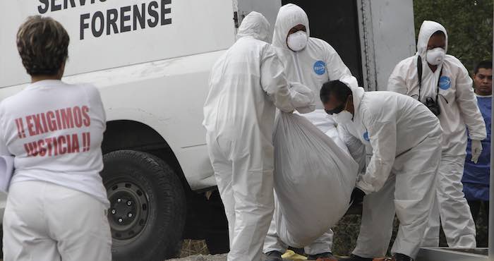 Peritos De La Fiscalía Realizan Trabajos De Exhumación Y Recopilación De Adn De Los Cuerpos Encontrados En Una Fosa Foto Cuartoscuro