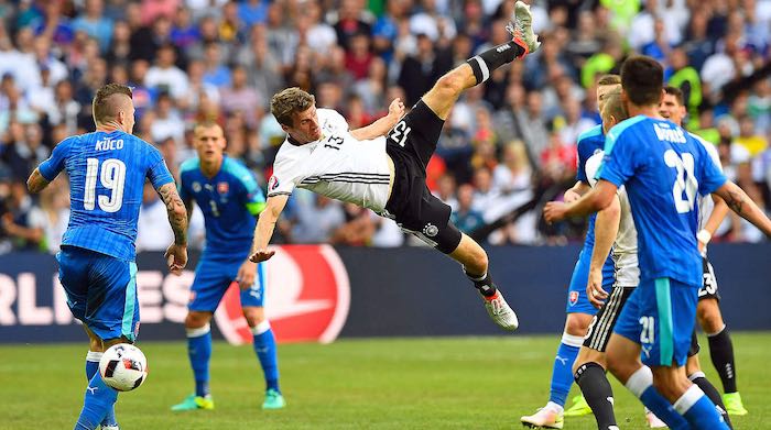 En La Imagen El Delantero Alemán Thomas Müller Durante Una Jugada Foto Httpwwwdfbde