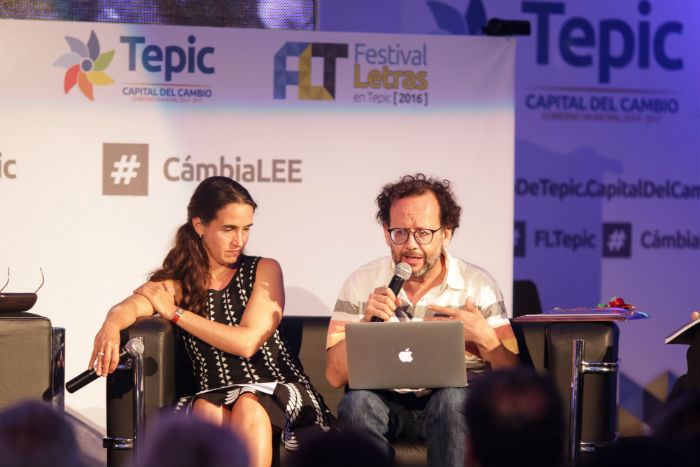 Alejandro Páez Varela Y Lorea Canales En La Gala De Lectura Foto Francisco Cañedo Sinembargo