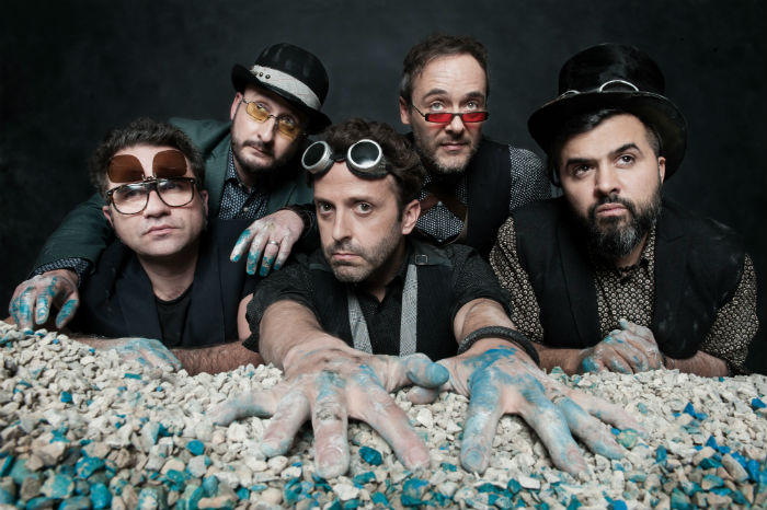 Love of Lesbian Dio a Conocer En Marzo Su Nuevo Y Aclamado Disco El Poeta Halley Foto Warner Music