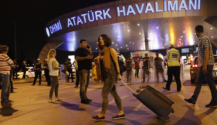 El aeropuerto de Atatürk en Estambul de momento registra pocos vuelos. Foto: EFE