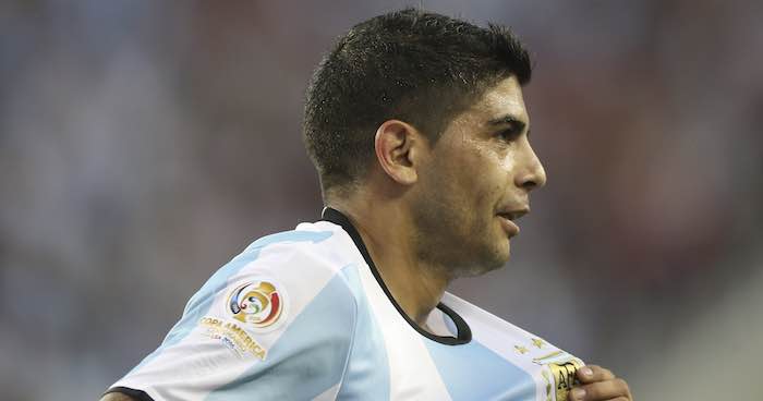 El jugador argentino Éver Banega celebra después de anotar el segundo gol de su equipo durante el partido ante Chile, en el Levi's Stadium de Santa Clara, California (EU). Foto: EFE.