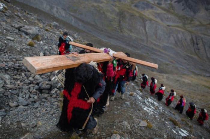 La Celebración Del Cristo De Qoylloriti Es Un Acontecimiento Que Consta De Una Peregrinación De Cuatro Días Foto Vía dvillafuerte