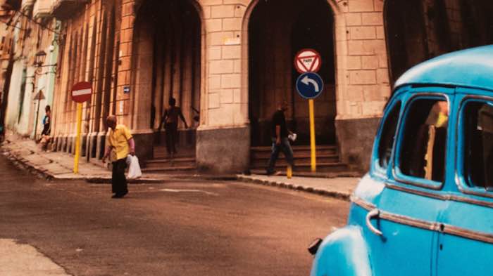 El error descubierto por Vigoglio en una foto de LA Habana, de McCurry. Imagen tomada del blog del fotógrafo.