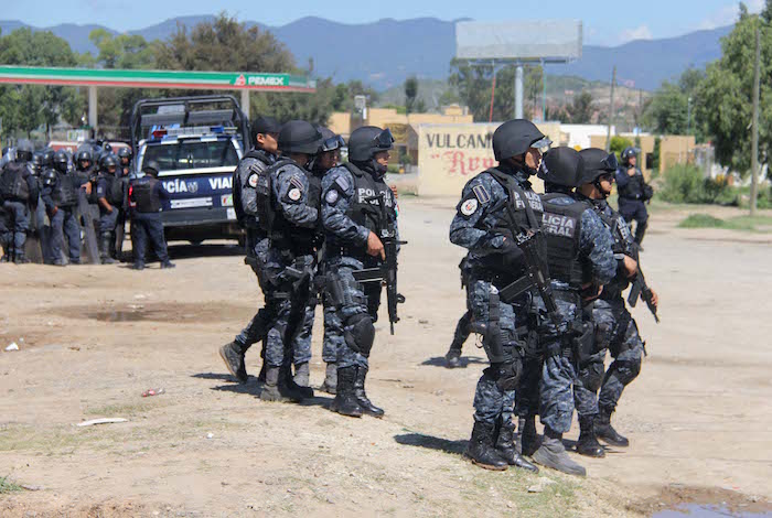 Integrantes de la Gendarmería durante el operativo en Nochixtlán que dejó 9 civiles muertos. Foto: Cuartoscuro