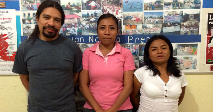 Profesores cesados Gabriel Herrera, Doreyda De Jesus López y Norma Cortez Osorio, en la Sección 9 de la CNTE. Foto: especial