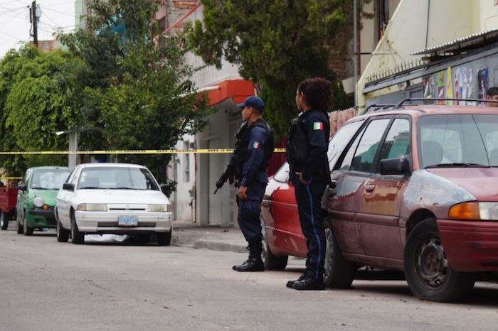 En León Se Reportó Ayer El Asesinato De Una Mujer En La Colonia Lomas De Piscina Sobre Los Cruces De Las Calles Horóscopo Y Libra Foto Zona Franca