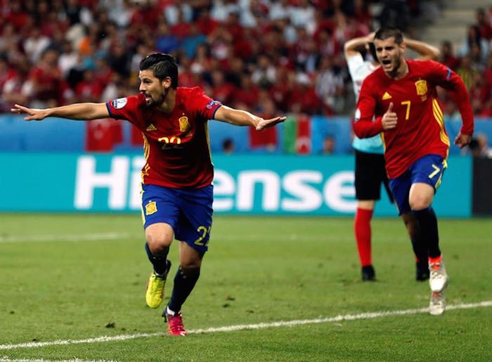 El Delantero Español Nolito i Celebra El Durante El Partido Contra Turquía Foto Efe