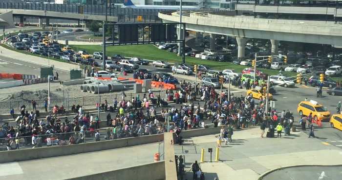 Las Medidas De Seguridad En Las Terminales Aéreas De Nueva York Han Sido Reforzadas Tras El Atentado De Ayer En El Aeropuerto De Estambul Foto Twitter airlivenet