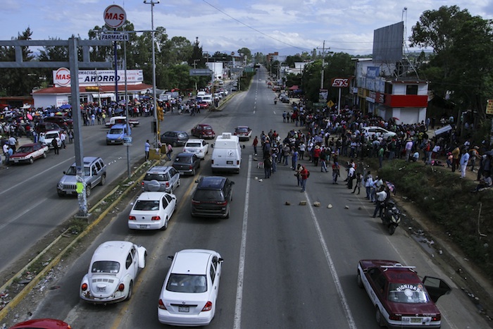 Bloqueos En La Capital Oaxaqueña Foto Cuartoscuro