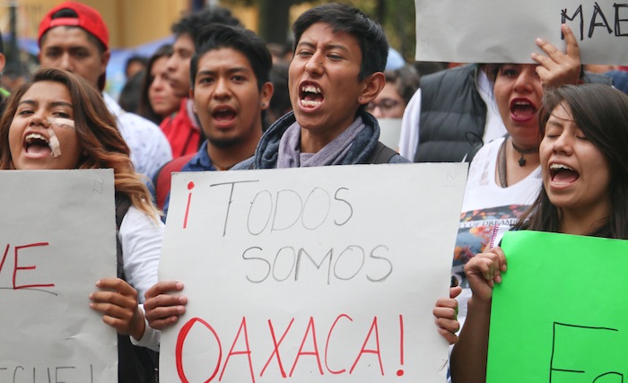 Jóvenes Marcharon Hacia El Campamento De La Cnte Ubicado En La Ciudadela Para Mostrarle Su Apoyo a La Coordinadora Ante El Conflicto Magisterial Foto Cuartoscuro