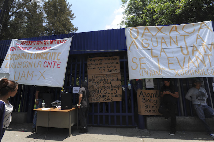 Alumnos Y Maestros De La Uam Xochimilco Realizan Un Paro De Horas En Apoyo a La Cnte Foto Cuartoscuro