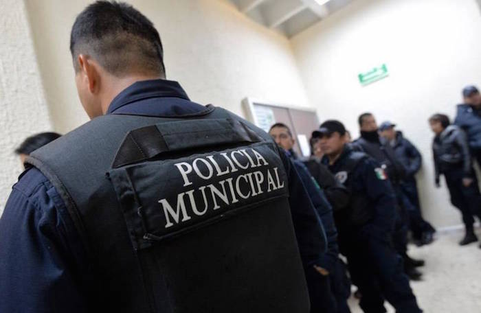 Son acusados de violar a dos jovencitas de 15 y 17 años, además de amenazar a los presentes llevándose con violencia una camioneta estacionada. Foto Vanguardia