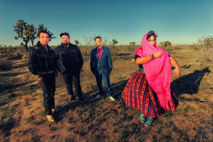 La Santa Cecilia a La Conquista De México Foto Universal Music